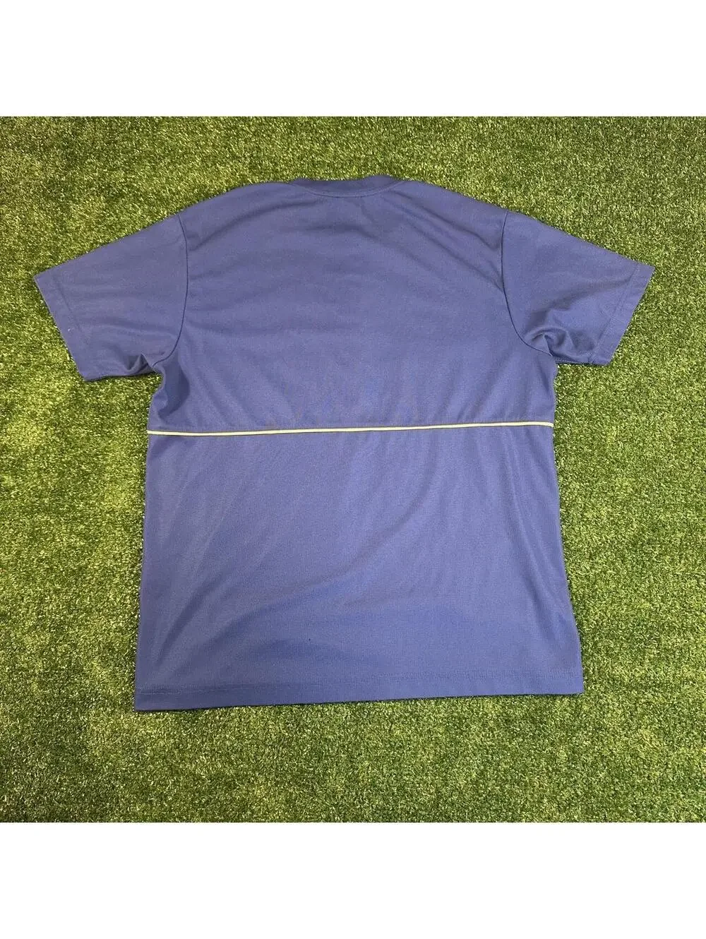 Retro 2000s Y2K silver tag Nike Dri-Fit blue t-shirt short sleeve shirt size med